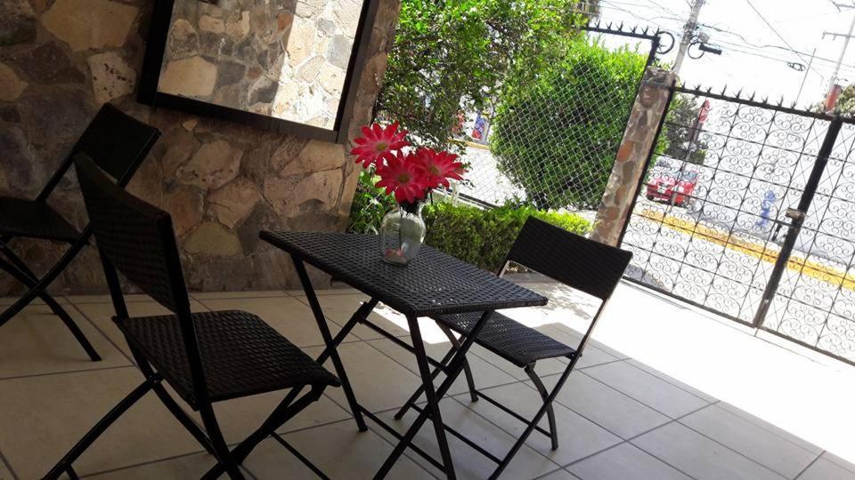 Hostal Yapa Leon Luaran gambar
